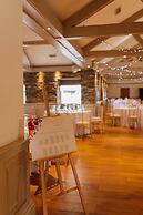 Emlyn Hotel