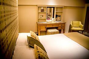 Emlyn Hotel