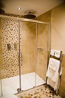 Emlyn Hotel