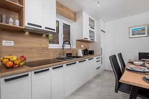 Modern Holiday House Jadranka With Pool