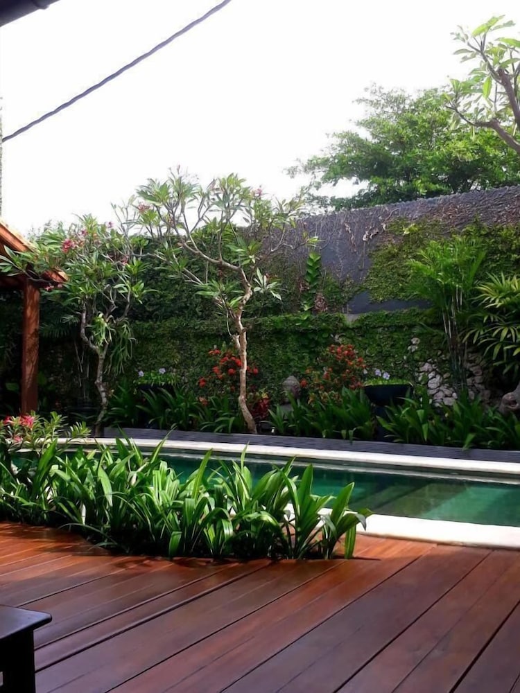 Segara Beach House Kuta