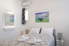 Parikia's Sunlight 2bedroom House