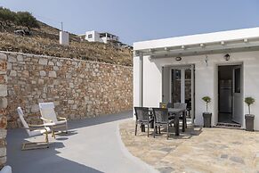 Parikia's Sunlight 2bedroom House