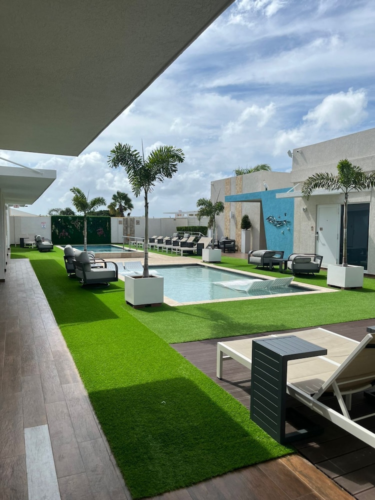 Aruba Boutique & Art Hotel, Adults Only