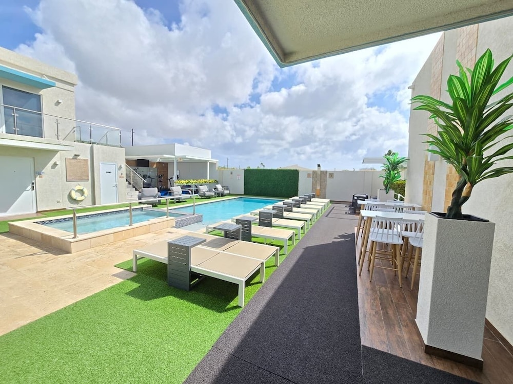 Aruba Boutique & Art Hotel, Adults Only