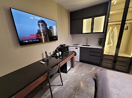 La Mirage Suites & Apartments