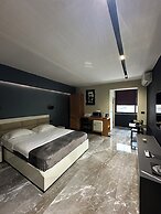 La Mirage Suites & Apartments