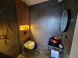 La Mirage Suites & Apartments