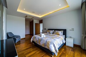 Luxury Mansion On Golf Course - BMG5