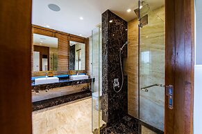 Luxury Mansion On Golf Course - BMG5
