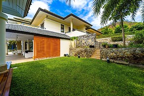 Luxury Mansion On Golf Course - BMG5