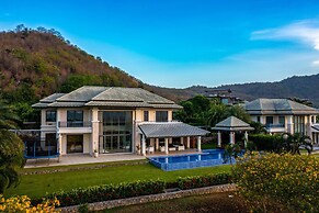 Luxury Mansion On Golf Course - BMG5