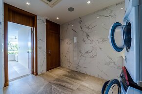 Luxury Mansion On Golf Course - BMG5