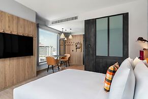 Moxy Bangkok Ratchaprasong