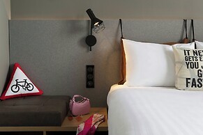 Moxy Paris Clamart