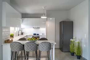 Nisimos Modern Apartment