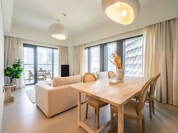 Lavishly Elegant 2BR with Breathtaking Burj View