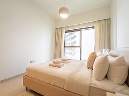 Lavishly Elegant 2BR with Breathtaking Burj View