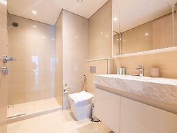 Lavishly Elegant 2BR with Breathtaking Burj View