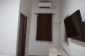 Hotel O Pondok Almirah