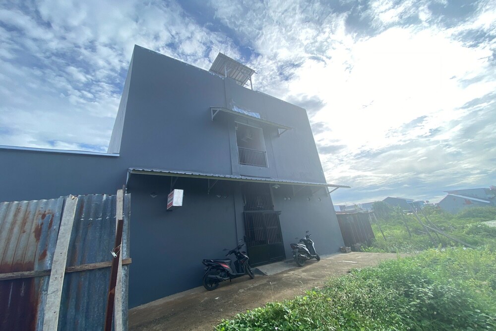 Hotel O Pondok Almirah