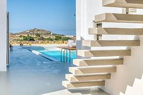 Lil Paros Luxury suites