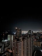 Budget Stay with Bay & City Lights View