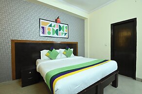Treebo Green View, Noida