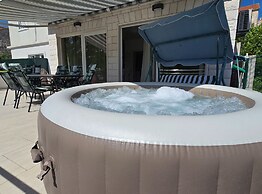 Luxury Apartment Ani II
