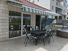 Luxury Apartment Ani II