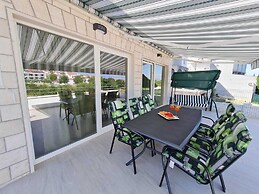 Luxury Apartment Ani II