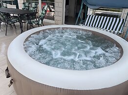Luxury Apartment Ani II