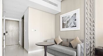 WelHome - Cozy Studio with Canal View in DAMAC Prive
