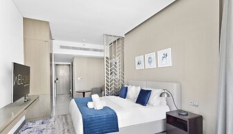 WelHome - Cozy Studio with Canal View in DAMAC Prive