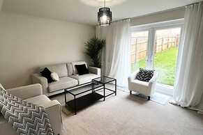 3-bed House, Sleeps 5, Free Parking