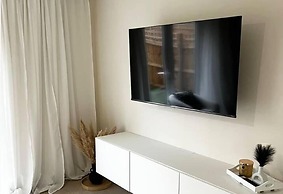 3-bed House, Sleeps 5, Free Parking