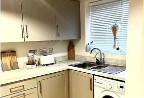 3-bed House, Sleeps 5, Free Parking