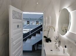 Room27
