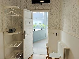 Room27