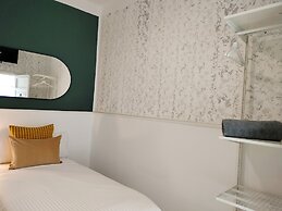 Room27