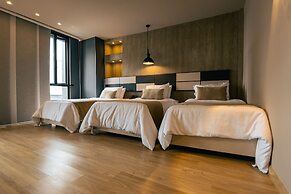 Hotel Balmoral Plaza