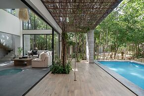 Twelve O’Clock Luxury Villas