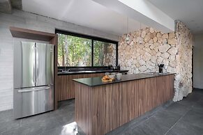 Twelve O’Clock Luxury Villas