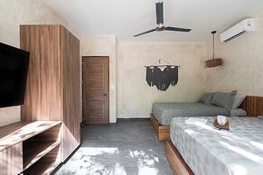 Twelve O’Clock Luxury Villas