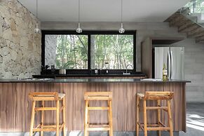 Twelve O’Clock Luxury Villas