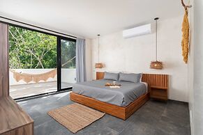 Twelve O’Clock Luxury Villas