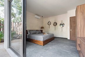 Twelve O’Clock Luxury Villas