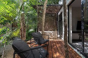 Twelve O’Clock Luxury Villas