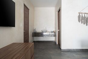 Twelve O’Clock Luxury Villas