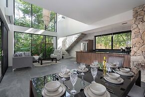 Twelve O’Clock Luxury Villas